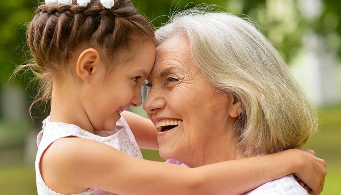 El Día de los Abuelos Maestros de Vida y Pilares en la Educación de sus Nietos